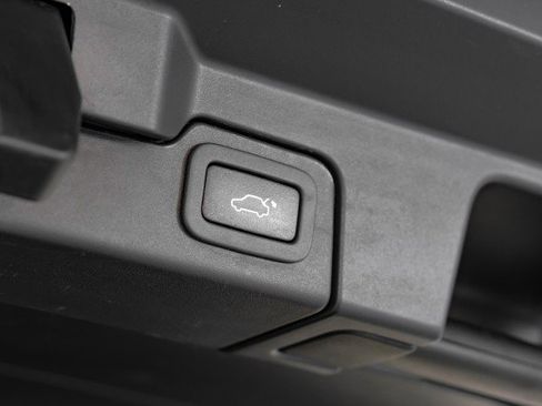 Used 2017 Land Rover Range Rover Evoque SE Premium image 52