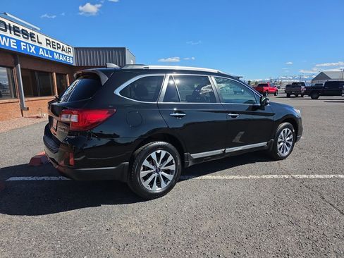 Used 2017 Subaru Outback 3.6R Touring AWD/4WD image 7