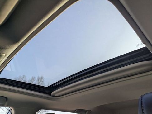 Used 2021 Toyota RAV4 Limited image 19