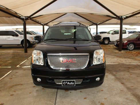 Used 2013 GMC Yukon Denali image 2