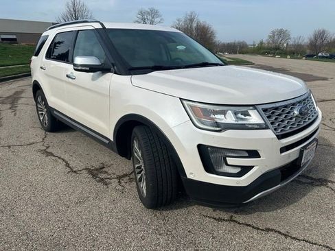 Used 2017 Ford Explorer Platinum image 4