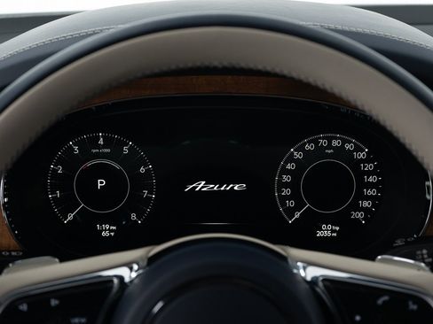 Certified 2025 Bentley Bentayga image 33