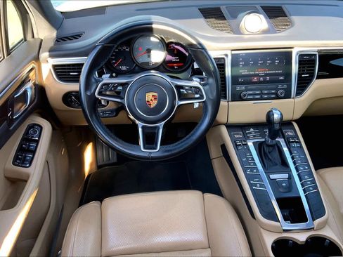 Used 2018 Porsche Macan S image 5