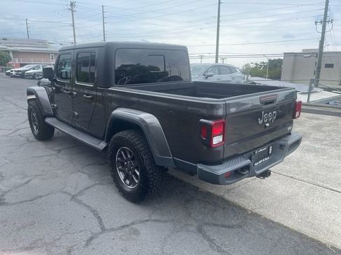 Used 2021 Jeep Gladiator Overland image 4