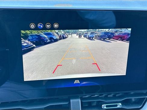 Used 2025 Chevrolet Equinox LT AWD/4WD image 14