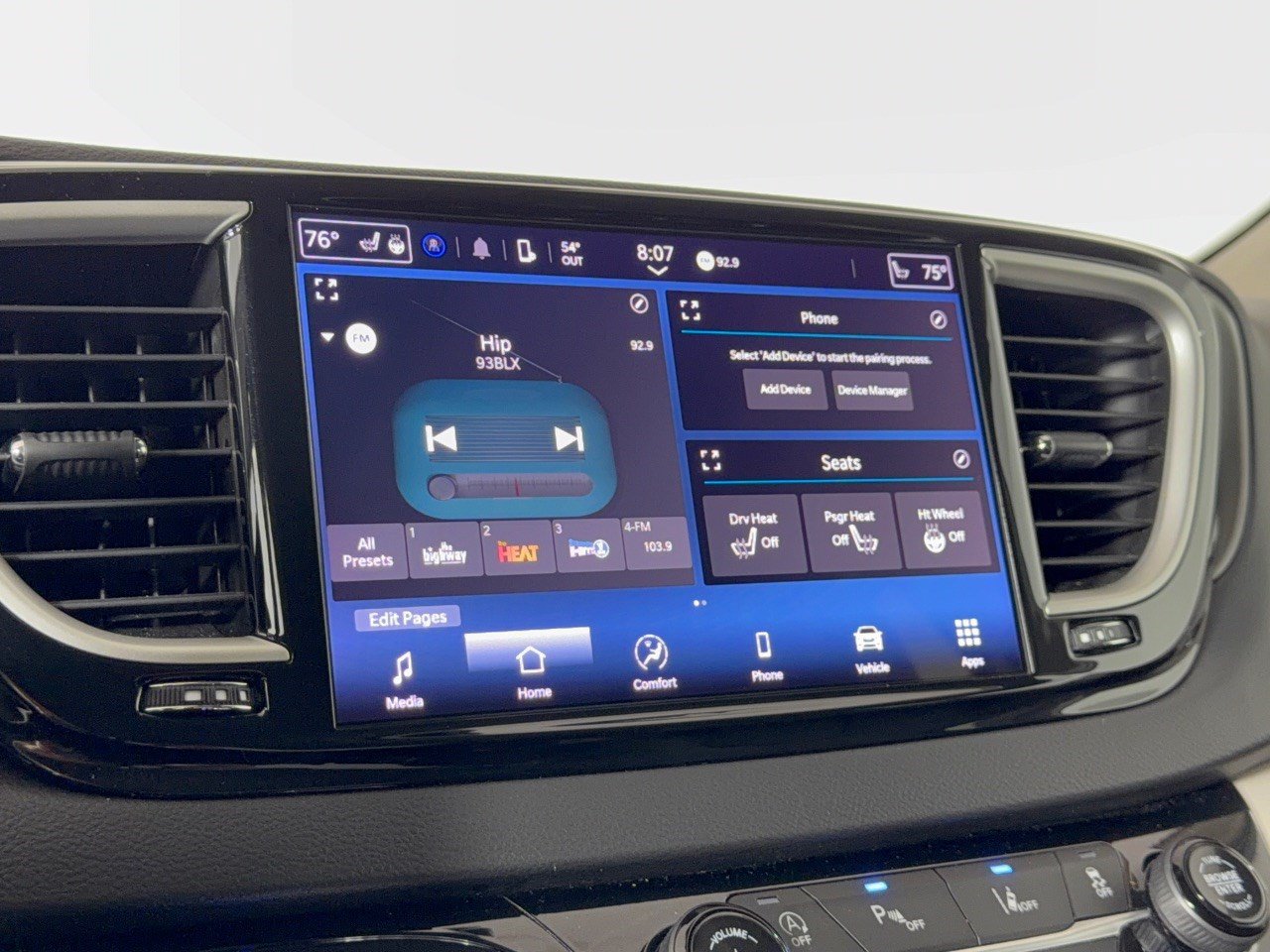 Used 2024 Chrysler Pacifica Touring-L FWD image 23