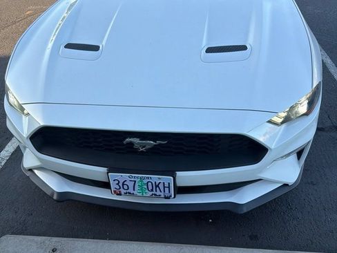 Used 2018 Ford Mustang Premium RWD image 8