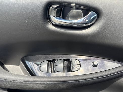 Used 2022 Nissan Leaf SV FWD image 22