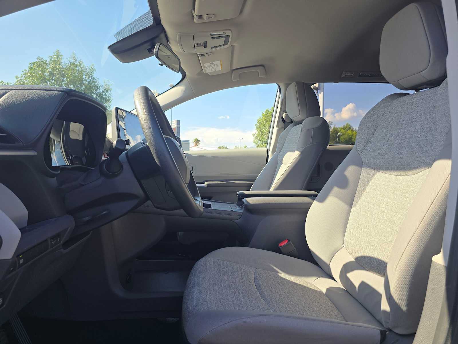 Certified 2022 Toyota Sienna LE FWD image 22