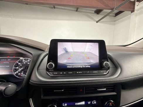 Used 2023 Nissan Rogue SV AWD/4WD image 14