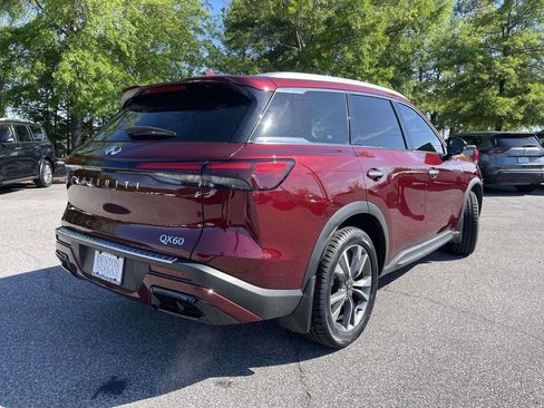 Used 2023 INFINITI QX60 Luxe w/ Vision Package FWD image 3