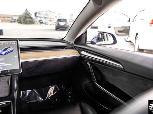 Used 2021 Tesla Model 3 Performance image 35