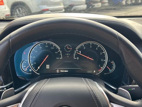 Used 2018 BMW 750i xDrive image 27