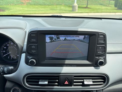 Used 2019 Hyundai Kona Limited AWD/4WD image 30