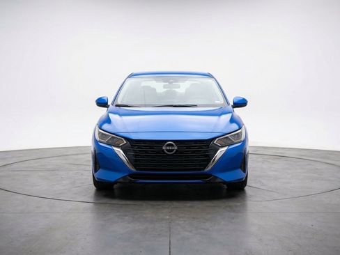 Used 2025 Nissan Sentra SV FWD image 2