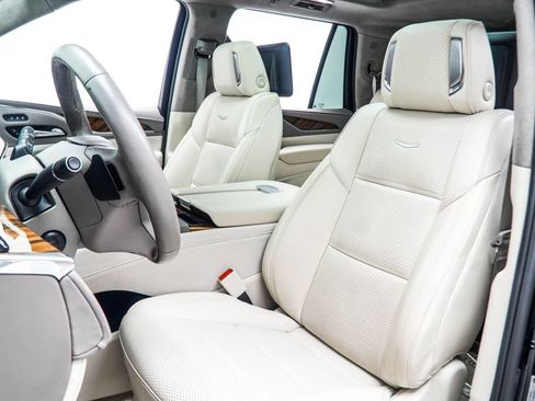 Used 2024 Cadillac Escalade Premium Luxury Platinum RWD image 51