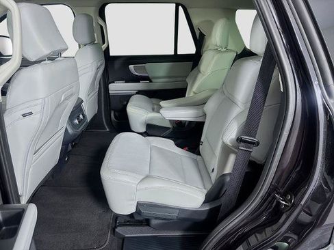 Certified 2025 Ford Expedition Platinum AWD/4WD image 26