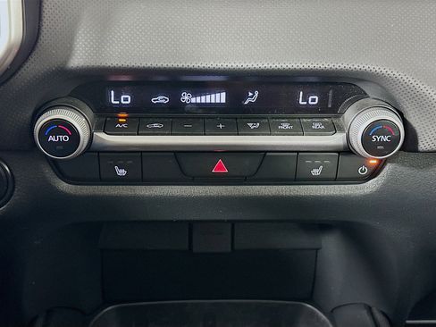 Used 2025 MAZDA CX-50 AWD 2.5 S w/ Premium Package image 23