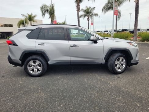 Used 2022 Toyota RAV4 XLE image 4
