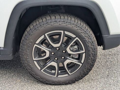 Used 2024 Jeep Compass Trailhawk image 11