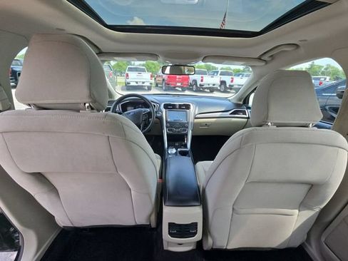 Used 2020 Ford Fusion SE FWD image 21