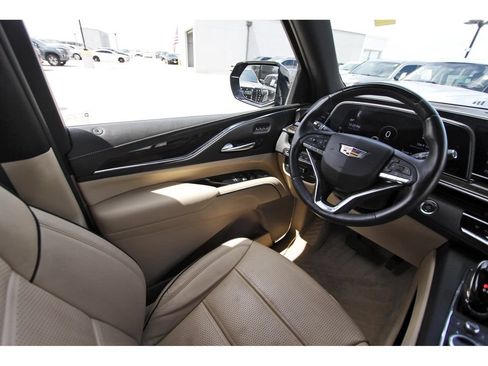 Certified 2023 Cadillac Escalade Premium Luxury w/ Performance Package AWD/4WD image 8