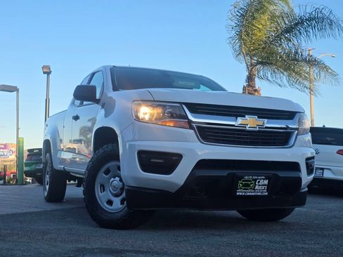 Used 2017 Chevrolet Colorado W/T image 2