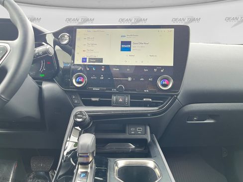 Used 2025 Lexus NX 350h AWD w/ Luxury Package image 13