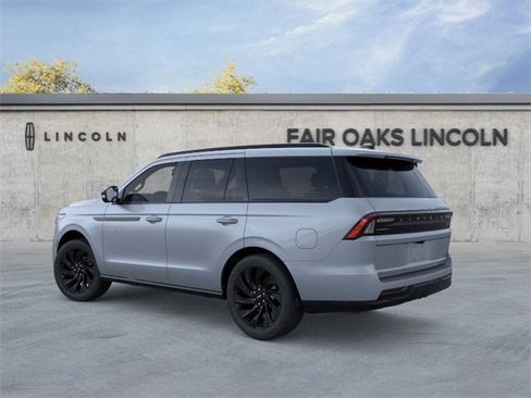 New 2025 Lincoln Navigator Reserve w/ Jet Appearance Package image 4