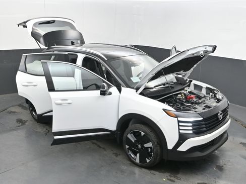 New 2026 Nissan Kicks SR w/ SR Premium Package image 39