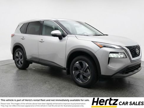 Used 2025 Nissan Rogue SV image 1