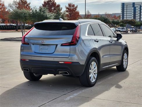 Used 2023 Cadillac XT4 Luxury w/ Cold Weather Package image 5
