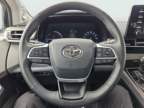 Used 2023 Toyota Sienna XLE w/ XLE Plus Package AWD/4WD image 32