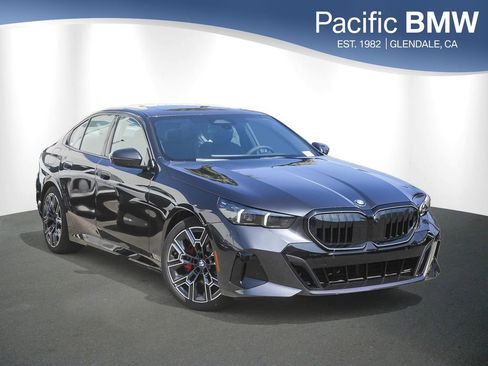 New 2026 BMW 530i w/ M Sport Package RWD image 1
