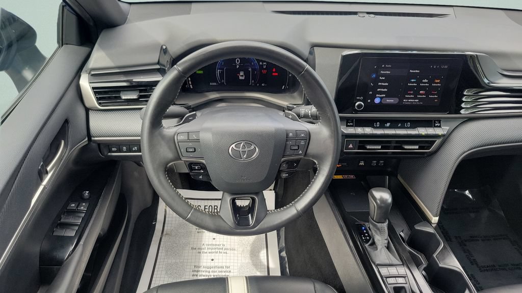 Used 2025 Toyota Camry SE FWD image 15