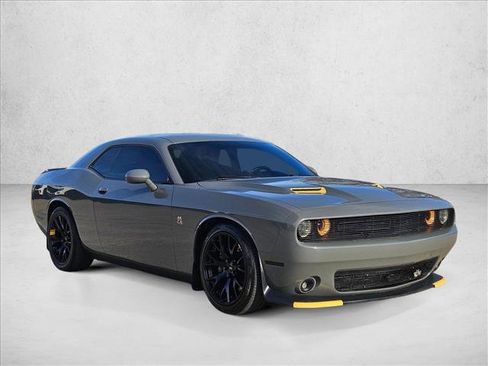 Used 2017 Dodge Challenger R/T Scat Pack image 3