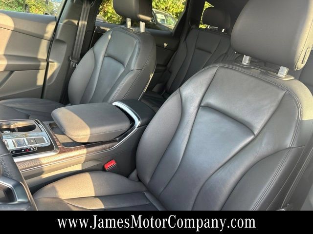 Used 2021 Audi Q7 3.0T Premium Plus w/ Premium Plus Package AWD/4WD image 9