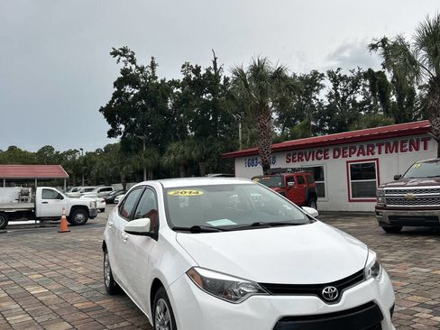 Used 2014 Toyota Corolla LE image 2
