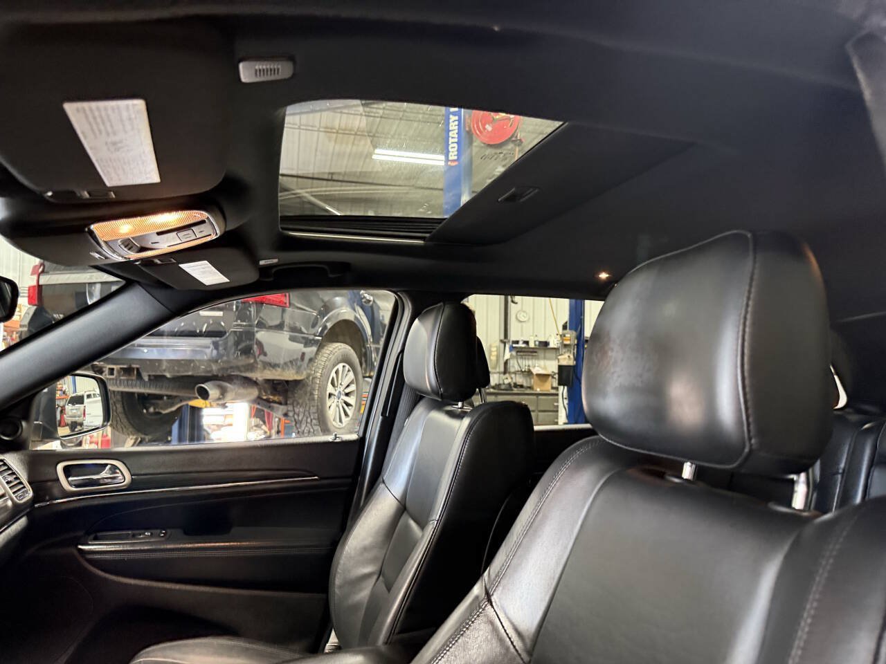 Used 2020 Jeep Grand Cherokee Limited AWD/4WD image 44