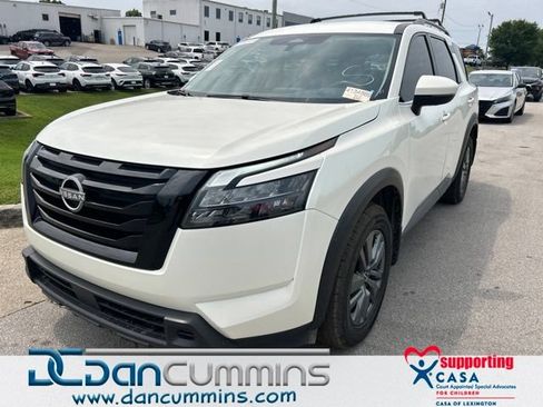 Used 2024 Nissan Pathfinder SV AWD/4WD image 1