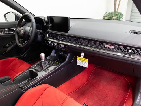 Used 2025 Honda Civic Type R image 13