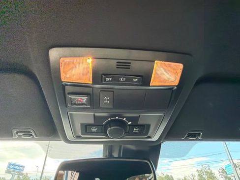 Used 2021 Toyota Tacoma TRD Off-Road w/ TRD Premium Off Road Package AWD/4WD image 25