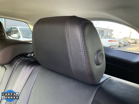 Used 2019 Land Rover Discovery Sport SE image 30