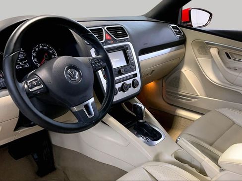 Used 2016 Volkswagen Eos Komfort FWD image 18