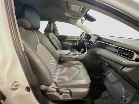 Used 2024 Toyota Camry SE FWD image 19