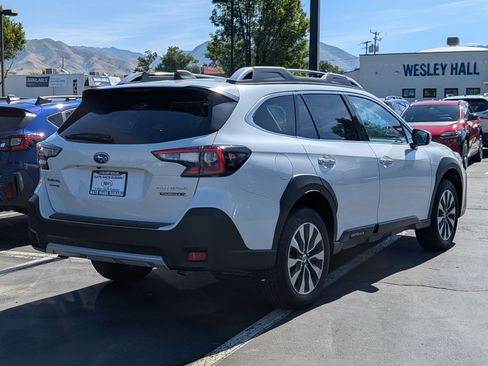 Used 2025 Subaru Outback Touring XT AWD/4WD image 3