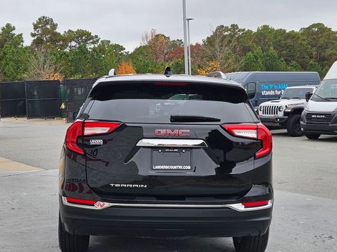 Used 2024 GMC Terrain SLT image 6