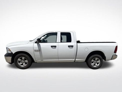 Used 2018 RAM 1500 Tradesman w/ Chrome Appearance Group RWD image 5