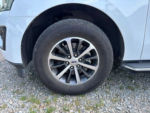 Used 2020 Ford Expedition Max XLT w/ Equipment Group 202A RWD image 10