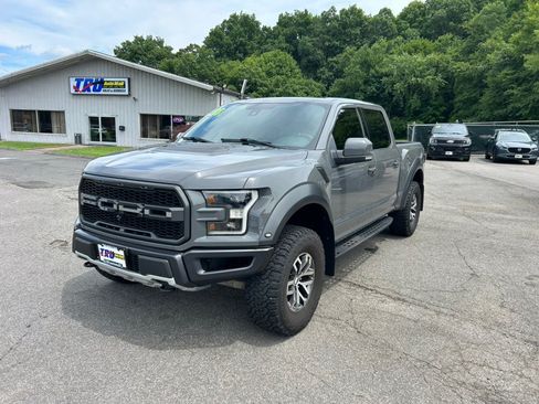 Used 2018 Ford F150 Raptor w/ Equipment Group 802A Luxury AWD/4WD image 2